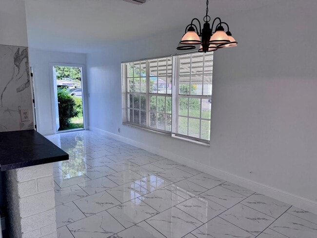 Foto del edificio - 1220 W 1st St