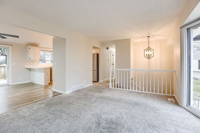 Foto del edificio - 7926 Primrose Ct