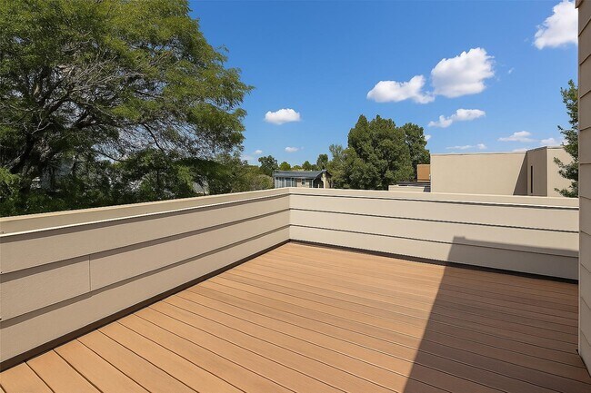 Foto del edificio - 3912 Utica St