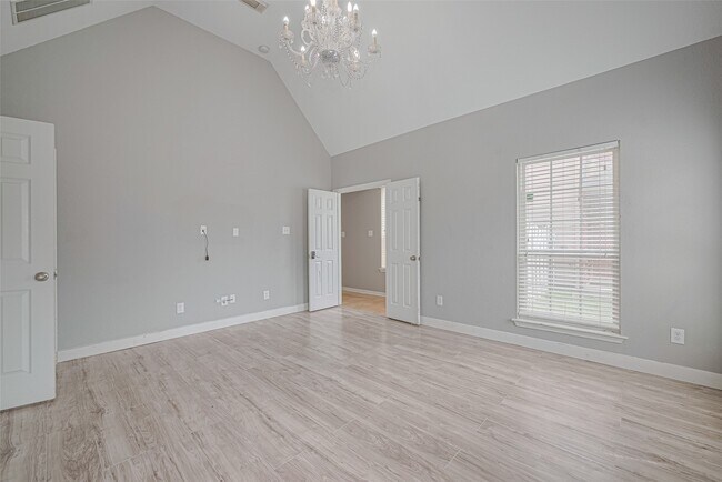 Building Photo - 7407 Golden Star Dr