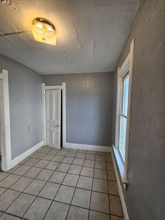 Building Photo - 2145 N 29th St