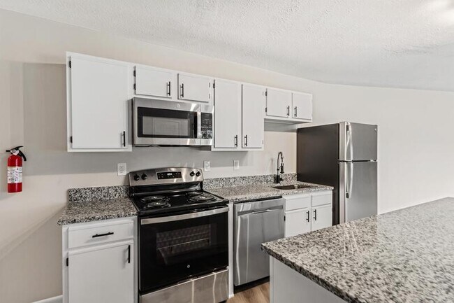 Building Photo - 2530 Bradford Ct