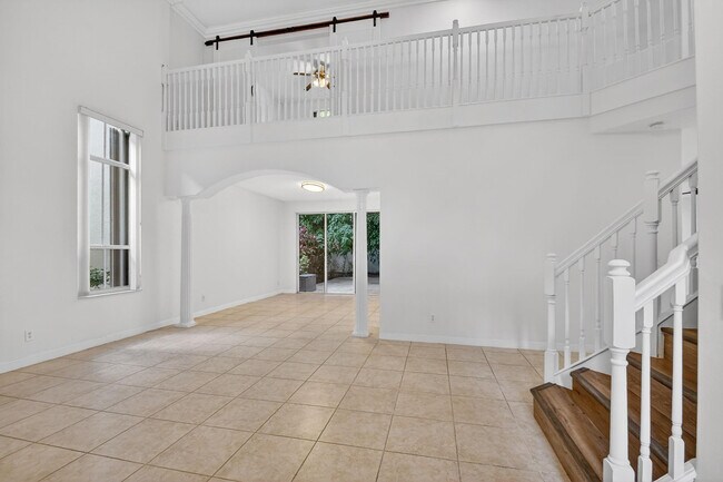 Foto del edificio - 4795 S Classical Blvd