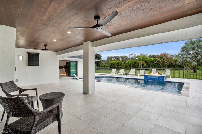 Covered area pool deck - 1919 Countess Ct