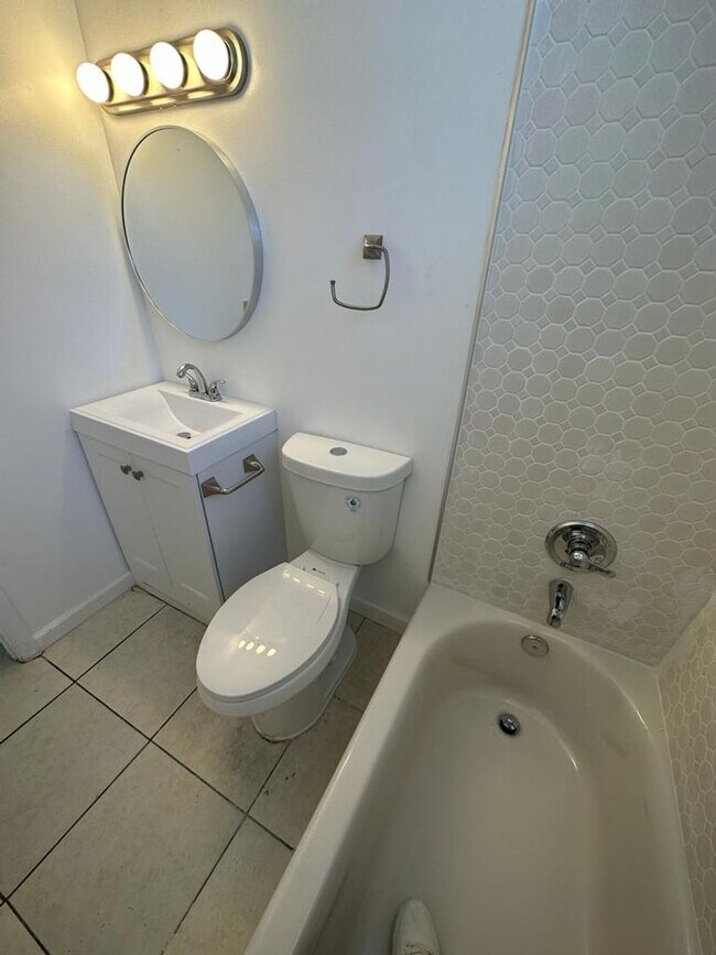 Foto del edificio - 1545 NW 8th Ave
