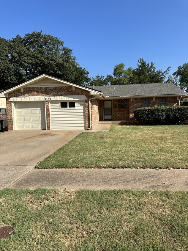 Primary Photo - 3505 Hillside Dr