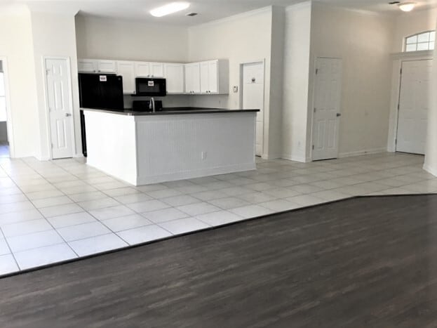 Foto del edificio - 121 Nottingham Dr E