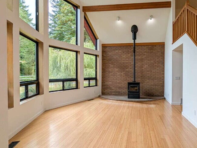 Foto del edificio - 18120 18th Ave NW