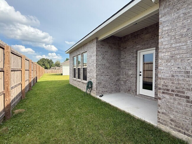 Foto del edificio - Home For Lease