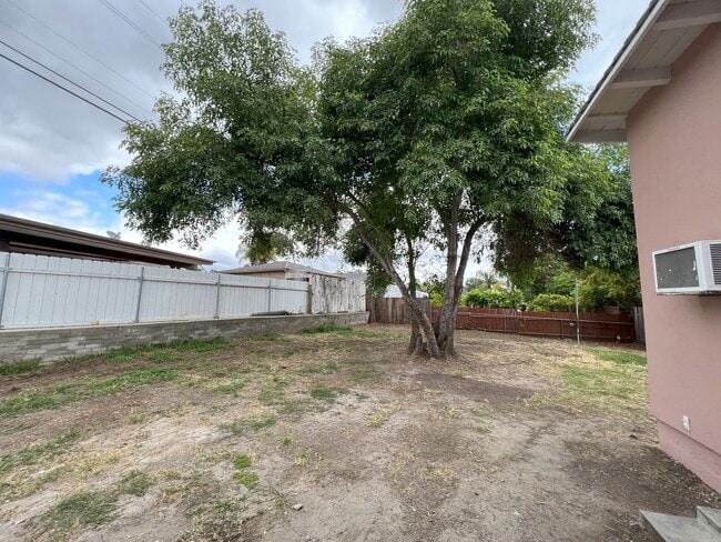 Foto del edificio - Must See 4 bedroom 2 and a half bathroom h...