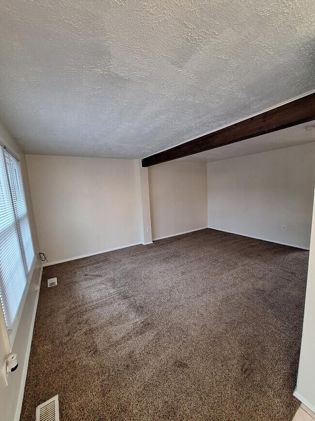 Foto del edificio - 4332 Thistlewood Terrace