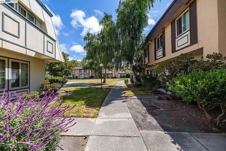 Foto principal - 27530 Stromberg Ct