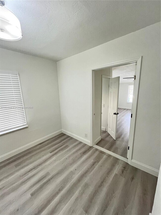 Foto del edificio - 500 SW 10th St