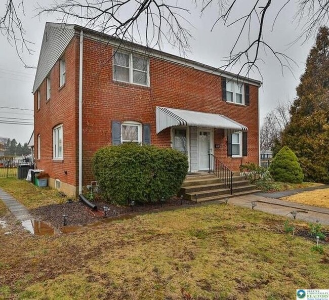 Building Photo - 2034 Virginia St