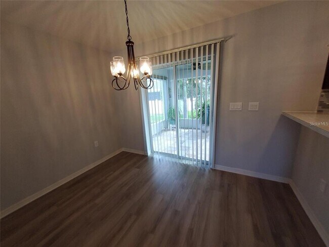 Foto del edificio - 1531 Woodlark Dr