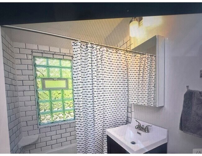Foto del edificio - 3085 N Brookfield Rd
