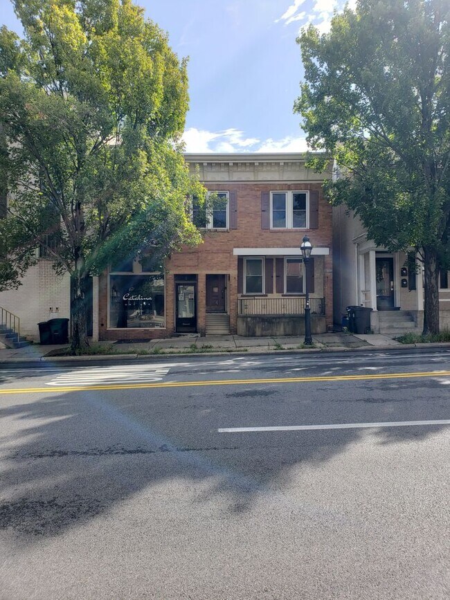 Foto del edificio - 642 N New St