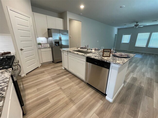 Foto del edificio - 8356 Bristlecone Pne Wy