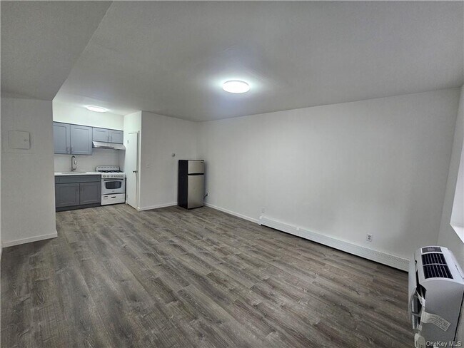 Building Photo - 58-61-61 44th Ave