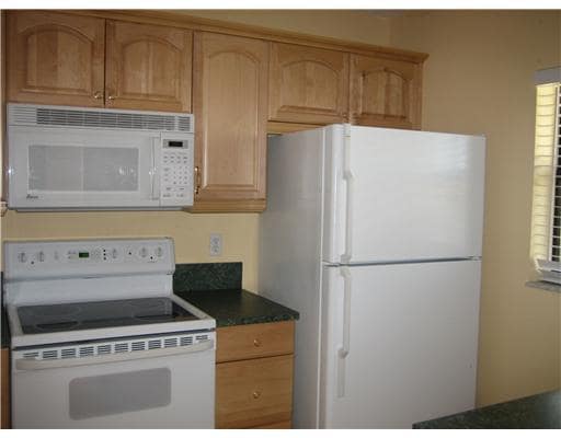 Building Photo - 6784 Palmetto Cir S