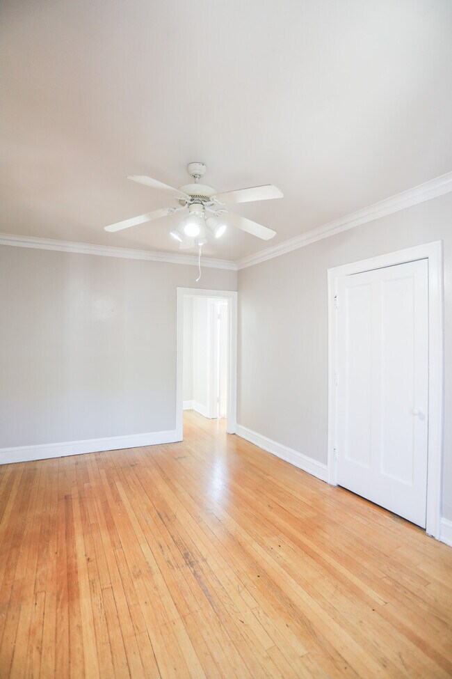 Foto del edificio - 5051 N Glenwood Ave