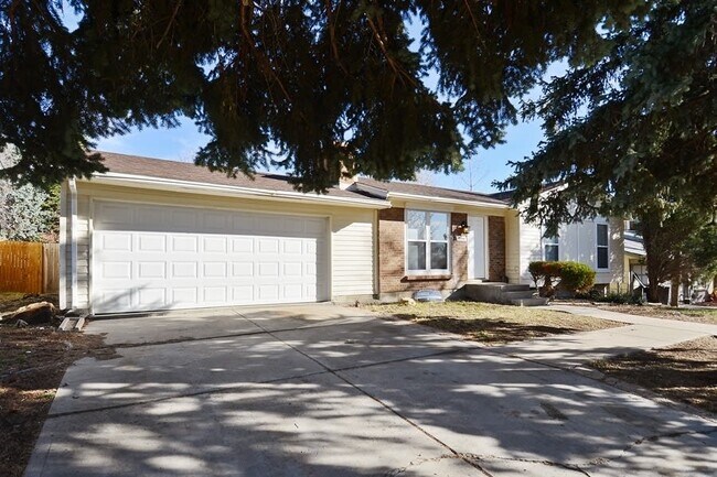 Foto del edificio - 9954 Columbine St