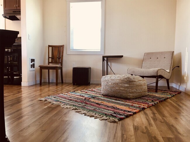 Foto del edificio - 4550 Lakeshore Blvd