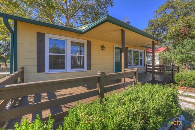 Building Photo - 927 N Union Ave