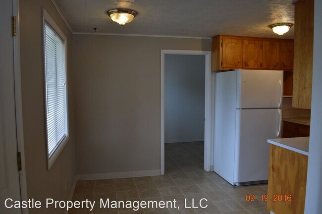 Building Photo - 37142-37144 Gore Dr