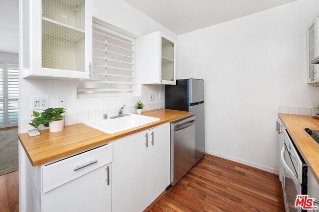 Foto del edificio - 1440 23rd St