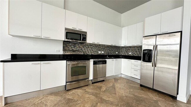 Building Photo - 2100 Van Buren St