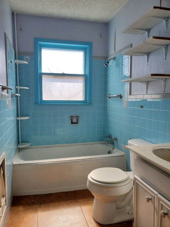 Building Photo - 2644 Rice Ave