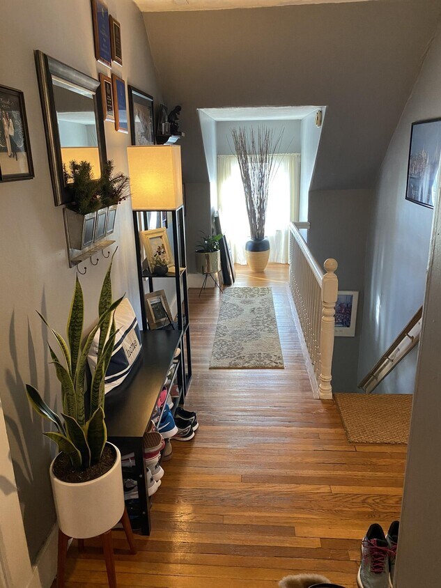 Primary Photo - 318 Clifton St