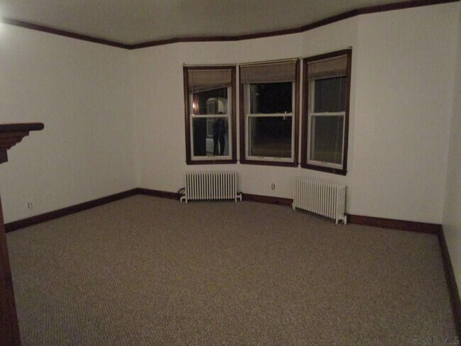 Foto del edificio - 1024 Menoher Blvd