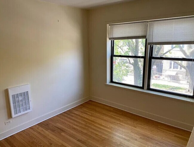 Foto del edificio - 222 W 33rd St