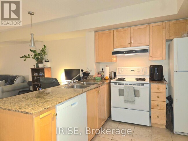 Photo du bâtiment - 323 Richmond St E