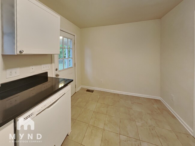 Foto del edificio - 3409 Eastway Dr