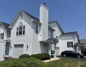 Building Photo - 2434 Dickens Dr