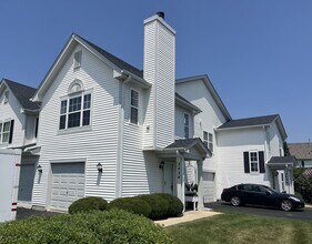 Building Photo - 2434 Dickens Dr