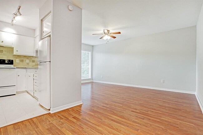 Building Photo - 3414 Garrott St