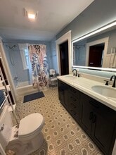 Building Photo - 317 Turner St