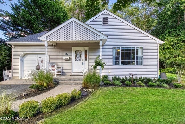 Building Photo - 61 Adamston Dr