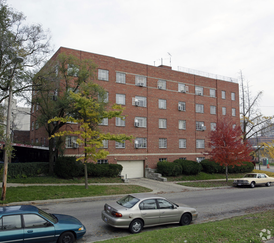 Primary Photo - West Riverview Terrace Apartments