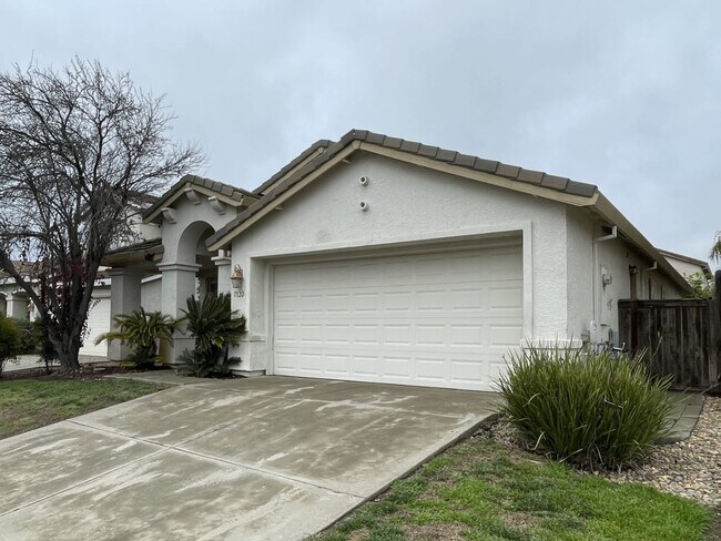 Building Photo - 7120 Lyndale Cir