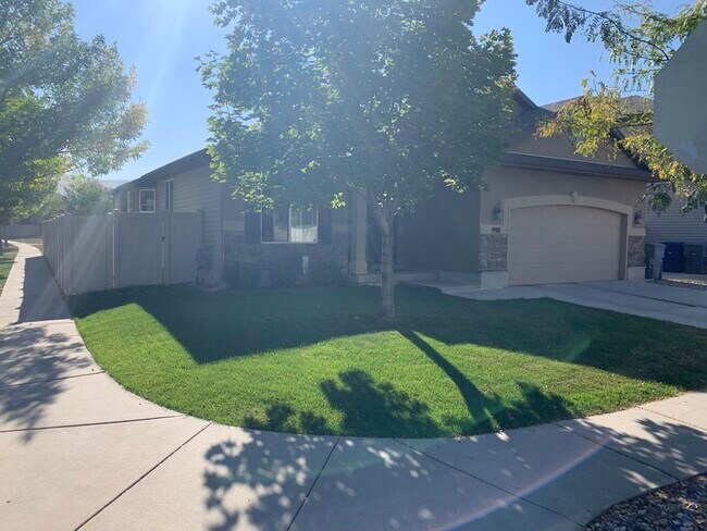 Foto del edificio - 998 Berkshire Dr