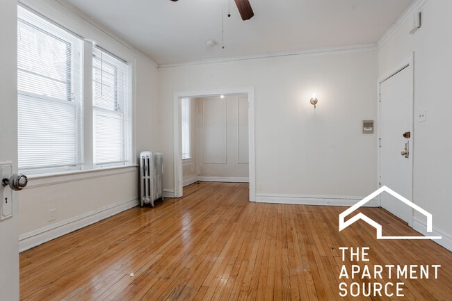 Photo - 432 W Surf St Apartment