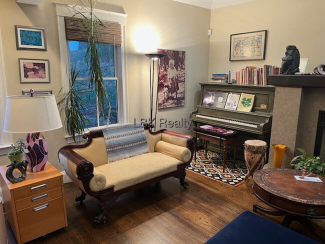 Building Photo - 31 Ripley St