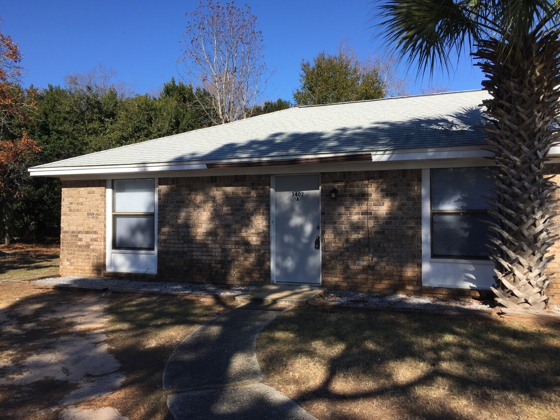 Primary Photo - Gulf Breeze - Green Briar Estates - 2 bedr...