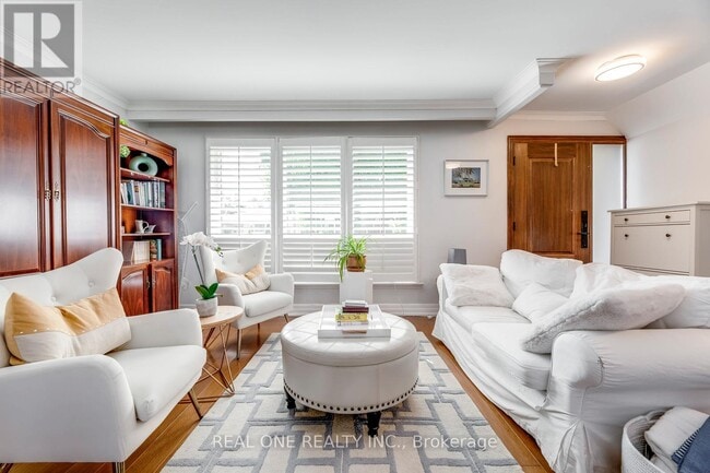 Photo du bâtiment - 1377 Sheldon Ave