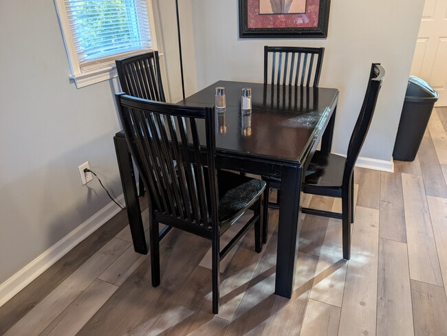 Foto del edificio - Room in House on Kannapolis Hwy